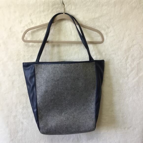 Neiman Marcus Gray Tote Bag - Picture 3 of 4